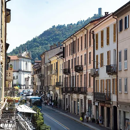 Lago Suites * Como